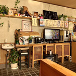 Ooshimaya - 日差しが適度に入り、暖かみのある店内。