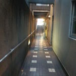 オクワ酒屋 - 南側から北側の階段を見た