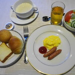 Kyukaruizawa Hotel Shinonome - 早餐是美式早餐