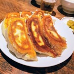 TaiKouRou Tokyo - ジャンボ餃子に、ライス、スープ、ザーサイ、杏仁豆腐がついたランチセット　