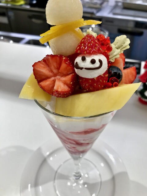 森のコロちゃんさんが投稿したタカノフルーツパーラーパフェリオ 本店 東京 新宿三丁目 の口コミ詳細 食べログ