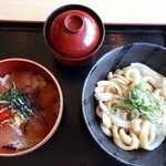 名阪関ドライブイン - 伊勢うどんと手こね寿司