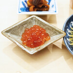 日本橋蛎殻町 すぎた - 甘く煮付けた鮟肝とうにの佃煮、味噌漬けのすじこに新政の陽乃鳥