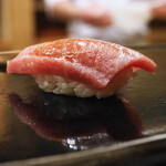日本橋蛎殻町 すぎた - 大トロの握り