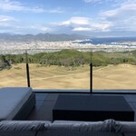 アッパーラウンジ - 専用のテラスソファもあります！雲がかかってしまいましたが富士山が正面に！