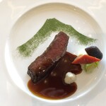 アッパーラウンジ - 〇メインディッシュは富士が描かれています