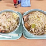 らーめん 蓮 - 左:豚入りラーメン、右:ラーメン大盛り　丼サイズ比較
