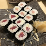 Sushi Izakaya Yataizushi - 鉄火細巻（299円＋税）
                        中トロ細巻（399円＋税）