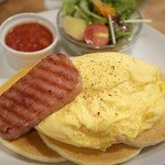 パンケーキママカフェ VoiVoi - スパムのパンケーキ