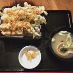Wafuu Resutoran Kura - 穴子天丼（みそ汁，漬物付き）