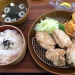 Fujiya Karaage Ten - やっぱり豪華、揚げたてはいい！