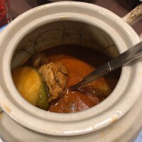 紅花別館 - 洋食ランチ 【ココットカレー チキンのスパイシーカレー】1,650円(税込)サラダ・ライス付き