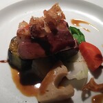 サーラ・マンジェ・ドゥ・クール  - 