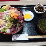 おさしみ処ぷくぷく - 海鮮丼(1,700円)