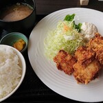 和洋ダイニング みくら - 唐揚げ定食 900円