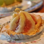 樹蘭 - いちじくのパイ♪368円・・旬の新鮮フルーツがたっぷり