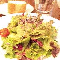 PAPPARE NAPOLI - サラダとパン