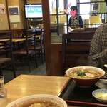 新門飯店 - お店は意外と広々