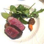 La Brianza - A5和牛もも炭火焼きロメスコタスマニア産粒マスタード添え。ジューシーで味わい濃いお肉、香ばしい焼き、ほどよくサシも入っていてとてもおいしい♡