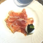 La Brianza - スペイン産イベリコベジョータとモッツァレラチーズにオシェトラのフレッシュキャビア☆☆何てスペシャルな！！口溶けるイベリコベジョータとフレッシュなキャビアとミルキーなモッツァレラおいしいおいしいおいしい
