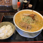 Ramen Watari - ランチタイムでライスサービス！