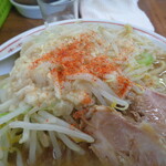 ラーメン二郎 - 一味投下