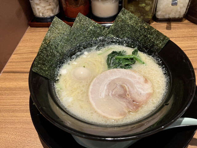 横浜家系ラーメン 春吉家 渡辺通 ラーメン 食べログ 横浜家系ラーメン 春吉家 渡辺通 ラーメン 食べログ