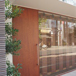 サンルーカルバー - お店は、神楽坂駅1番出口の斜め前にあります。