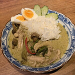 THAIFOOD DINING マイペンライ - あっためてお皿に盛りました〜