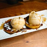 立飲・ビストロシン サンテ - 焼きリンゴとゴルゴンゾーラアイス