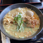 らーめん 仙代 - 鶏白湯 味噌 ¥820
      サービスの煮タマゴ