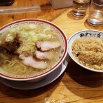 田中そば店 - 中華そば＆肉めし