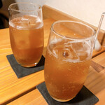 銀乃 - 自家製ジンジャエールと奥にあるのが呼び鈴