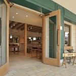 カフェボスケ - 店内は珈琲の香りと、焼き立てパンの香りが漂う寛ぎ空間です。