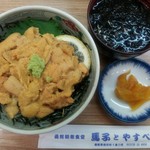 馬子とやすべ - 3 生ｳﾆ丼 2100円 (香の物 味噌汁 付)