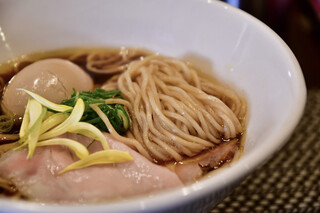 Kissui Hana No Ren - 旨み鶏だし 味玉ラーメン(醤油)@1,130円：麺