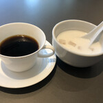 TRIPLE ONE Singapore & Chinese Cuisine - コーヒーとデザート