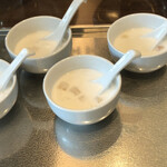 TRIPLE ONE Singapore & Chinese Cuisine - セルフサービスのデザート