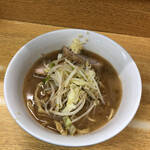 ラーメン二郎 - ラーメン 780円　麺半分・ヤサイ少な目にんにくちょっと