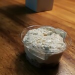 洋惣菜 亀洋 - カニと甘海老のマリネ、カラスミのムース