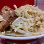 麺でる - らーめんニンニクアブラ（650円