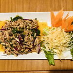 プロォーイ タイ料理 - ラープ(ひき肉のサラダ)(鶏肉)