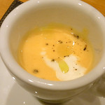 自由が丘ダイニング GARDEN - 前菜の冷製かぼちゃスープ