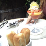 メゾン・ド・ラ・ブルゴーニュ - 友達が選んだ前菜はカクテルグラスで登場