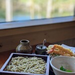 Kinugawa Takeyabu - 天せいろを窓の景色と一緒に撮影しました。