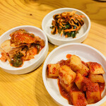 韓国食堂 入ル - キムチ３種