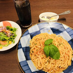 鎌倉パスタ - 料理写真:バジルのトマトソースパスタ＝1089円 税込