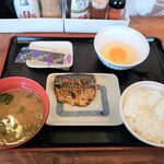 街かど屋 - 焼き魚の朝定食　430円