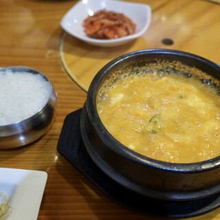 韓国料理・炭火焼肉 大使館_1