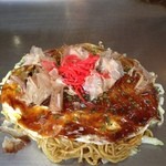 Okonomiyaki haduki - 豚たまそば６８３円